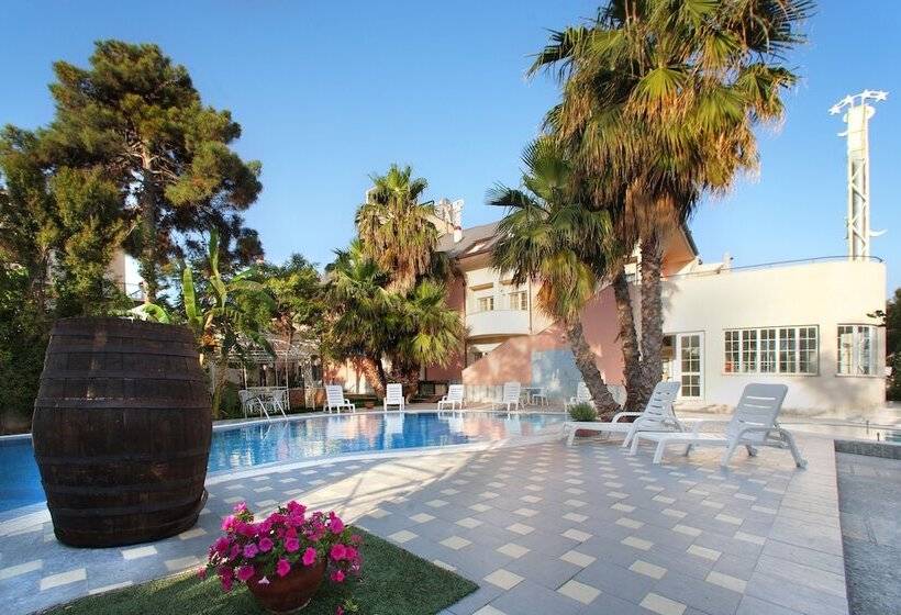 Regent Beach Hotel & Apartments