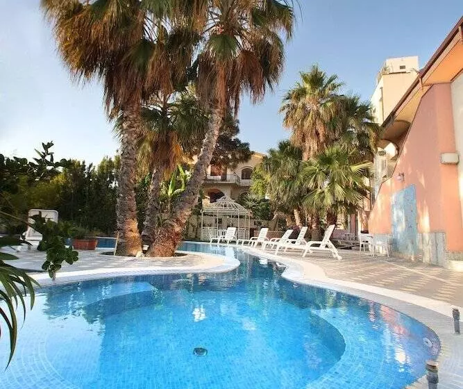 Regent Beach Hotel & Apartments