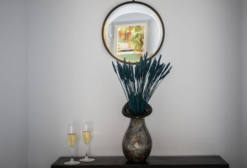 Aparthotel Esquinzo y Monte del Mar