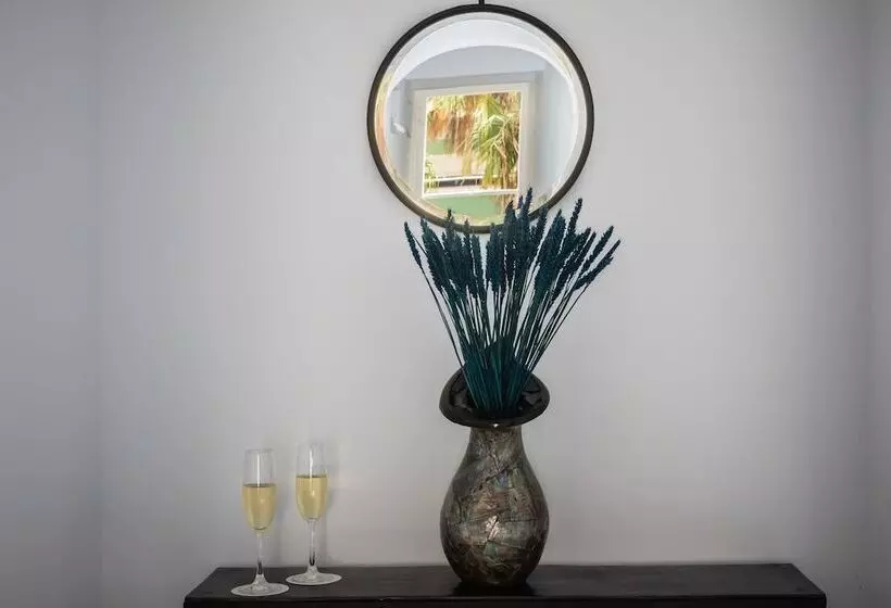 Aparthotel Esquinzo y Monte del Mar