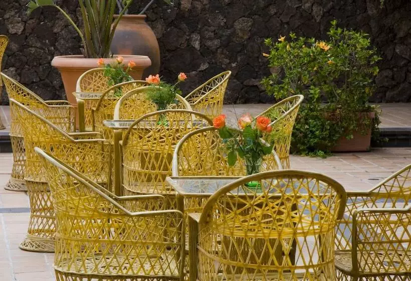 Aparthotel Esquinzo y Monte del Mar