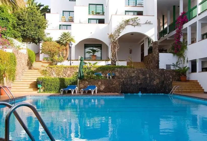 Aparthotel Esquinzo y Monte del Mar