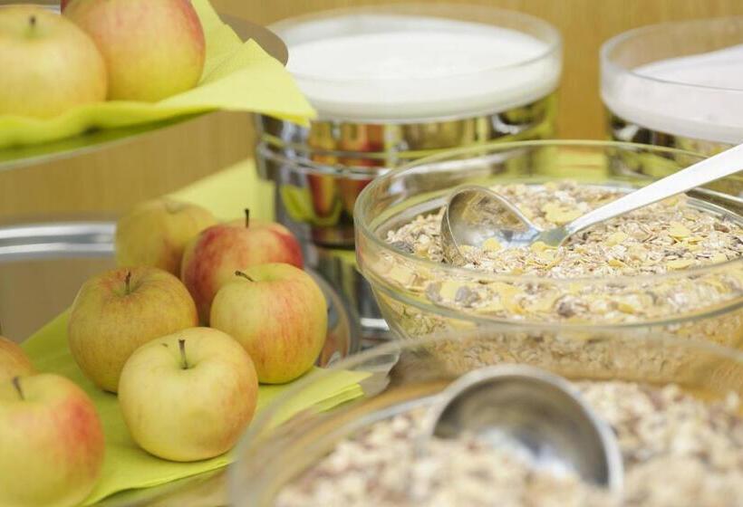 Отель Augustiner Tor