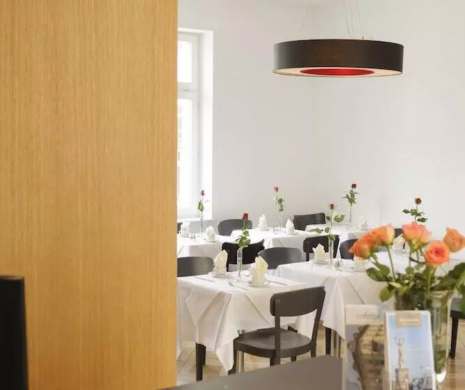 Отель Augustiner Tor