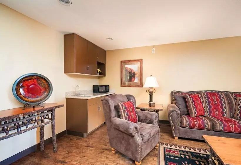 هتل Best Western Plus Kelly Inn & Suites