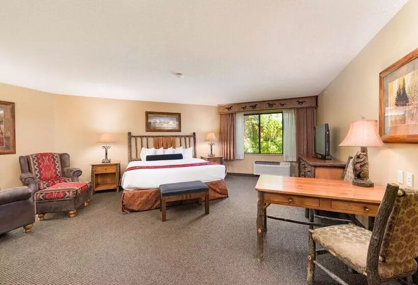 هتل Best Western Plus Kelly Inn & Suites