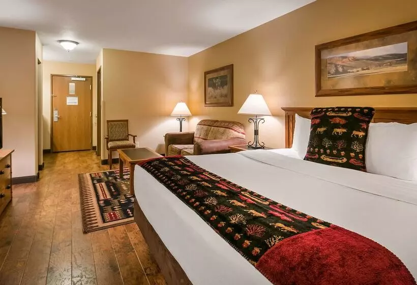 هتل Best Western Plus Kelly Inn & Suites