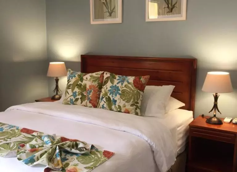 فندق Espadilla Gardens