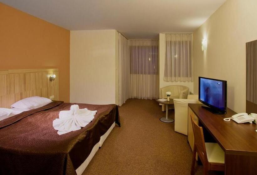 فندق Casa Karina Bansko Half Board & All Inclusive