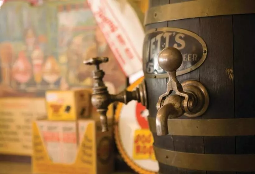 هتل Club Wyndham Towers On The Grove