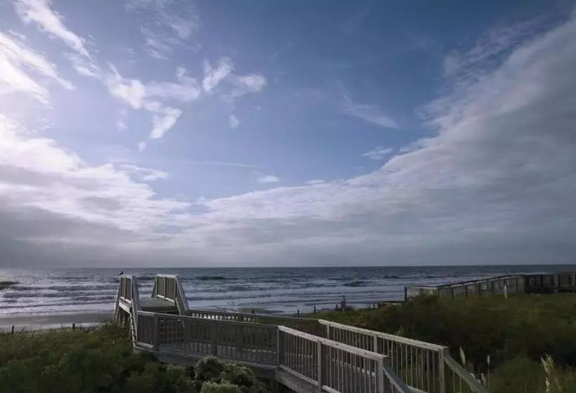 هتل Club Wyndham Towers On The Grove