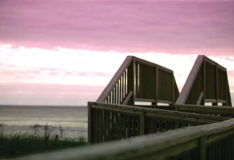 هتل Club Wyndham Towers On The Grove