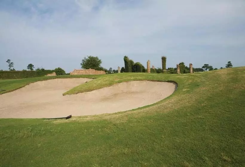 هتل Club Wyndham Towers On The Grove