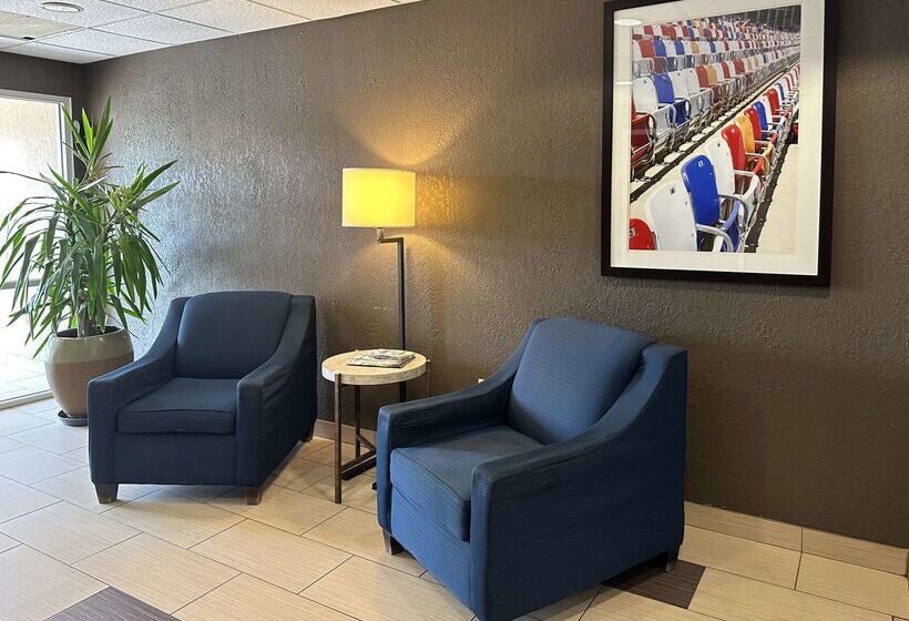 酒店 Comfort Suites Airport