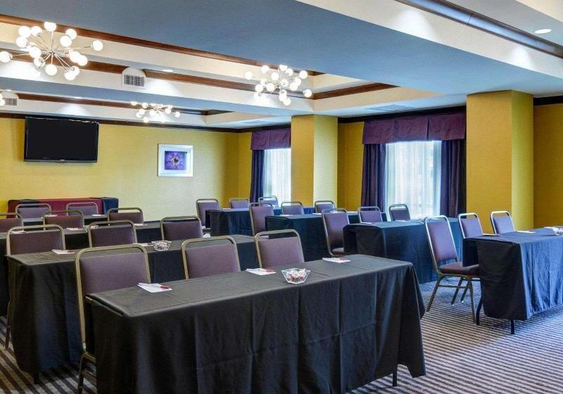 בית מלון כפרי Comfort Suites Little Rock West