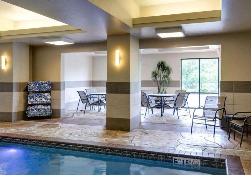 בית מלון כפרי Comfort Suites Little Rock West