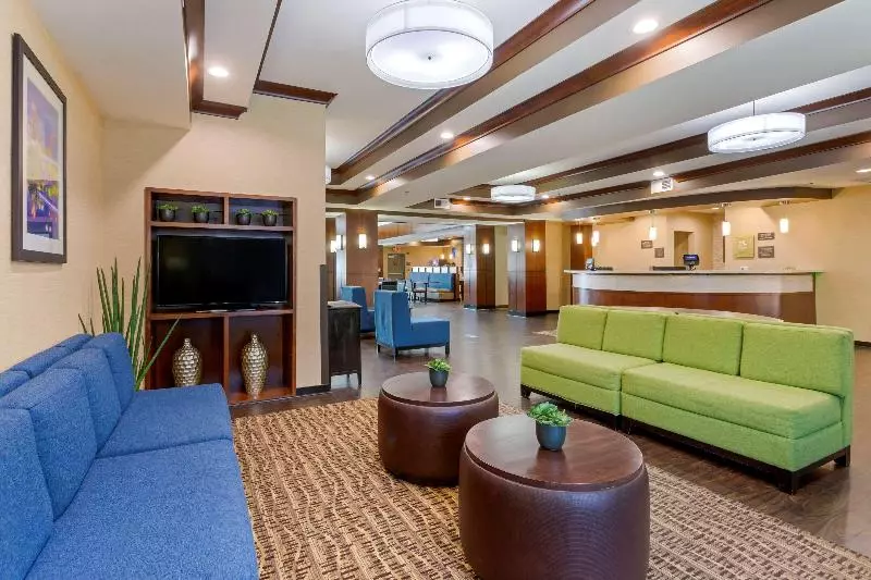 هتل Comfort Suites Little Rock West