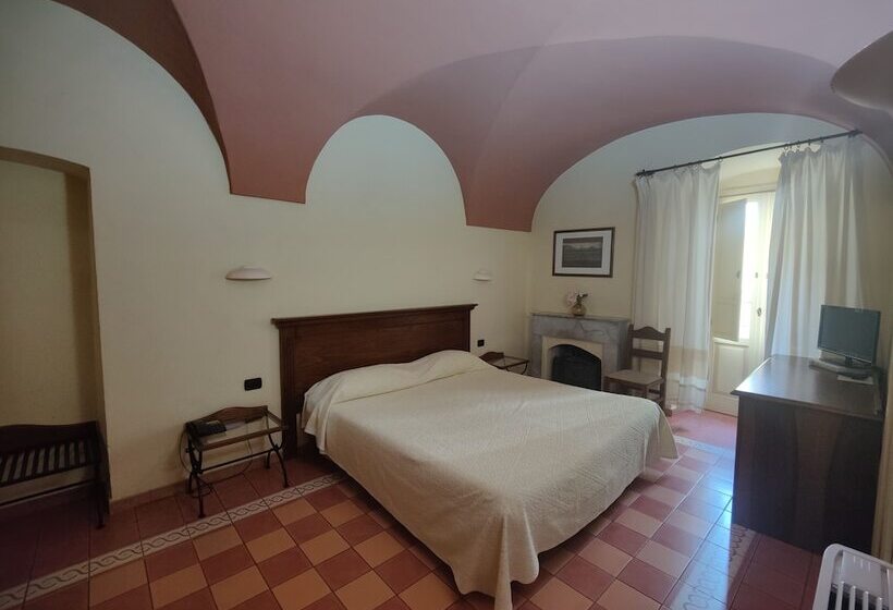 فندق Corte Fiorita Albergo Diffuso