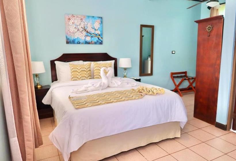 هتل Espadilla Gardens