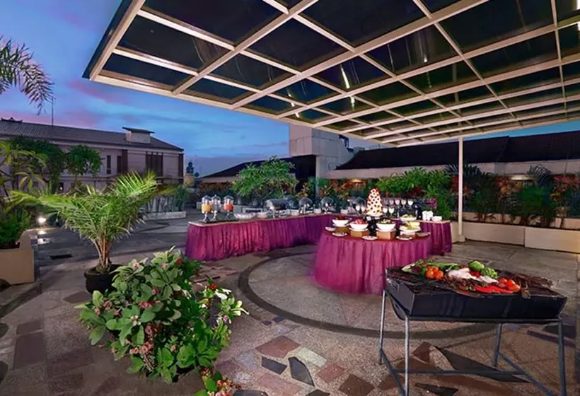 Famous Hotel Kuta Formerly Permata Kuta