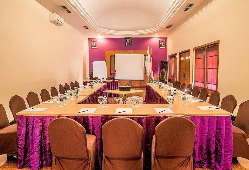 Famous Hotel Kuta Formerly Permata Kuta