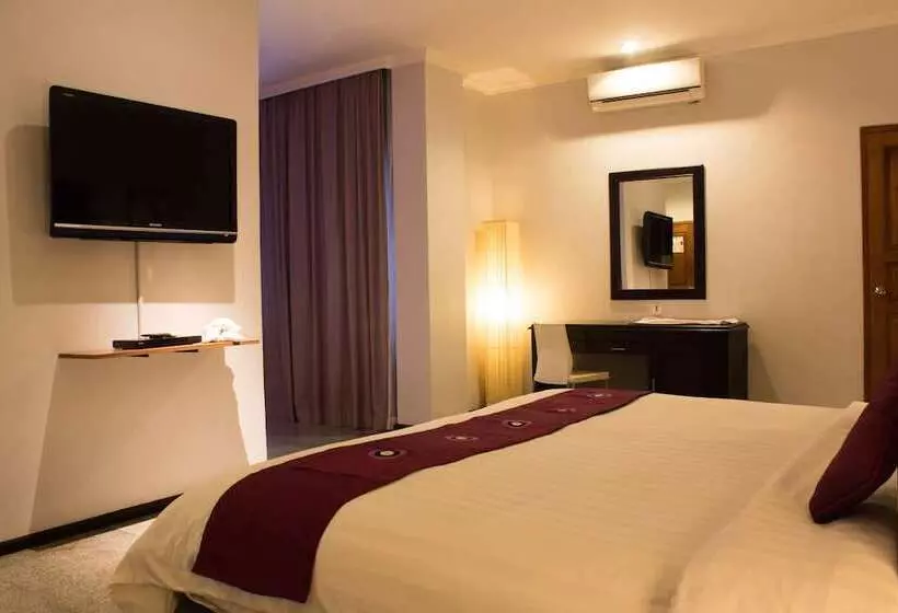 Famous Hotel Kuta Formerly Permata Kuta