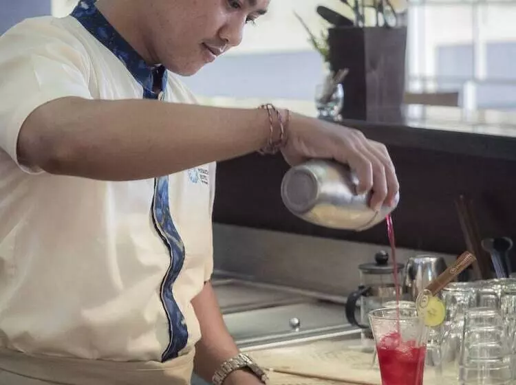 Famous Hotel Kuta Formerly Permata Kuta