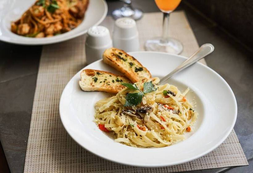 Famous Hotel Kuta Formerly Permata Kuta