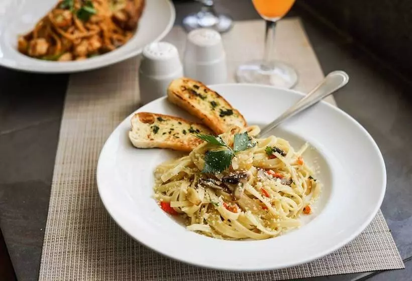 Famous Hotel Kuta Formerly Permata Kuta