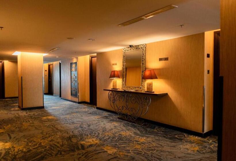 Grand City Hall Hotel & Serviced Residences