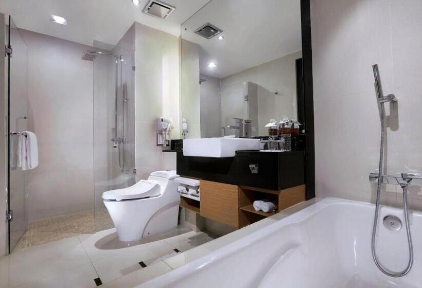 Grand City Hall Hotel & Serviced Residences