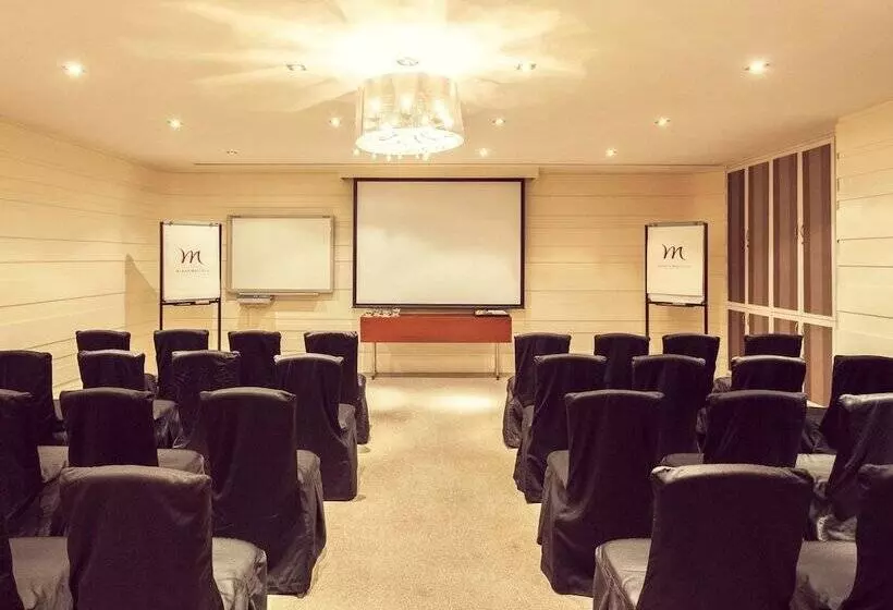 هتل Grand Mercure Bangalore An Accor Brand