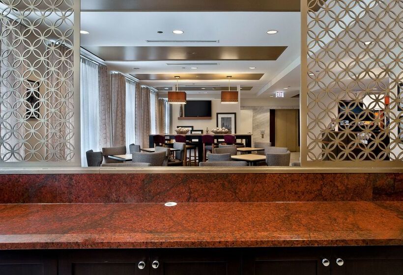 בית מלון כפרי Hampton Inn Majestic Chicago Theatre District
