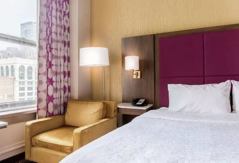 هتل Hampton Inn Majestic Chicago Theatre District