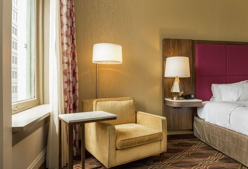 בית מלון כפרי Hampton Inn Majestic Chicago Theatre District