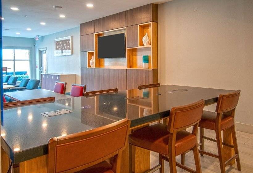 Holiday Inn Express Hotel & Suites Plano West   Frisco, An Ihg