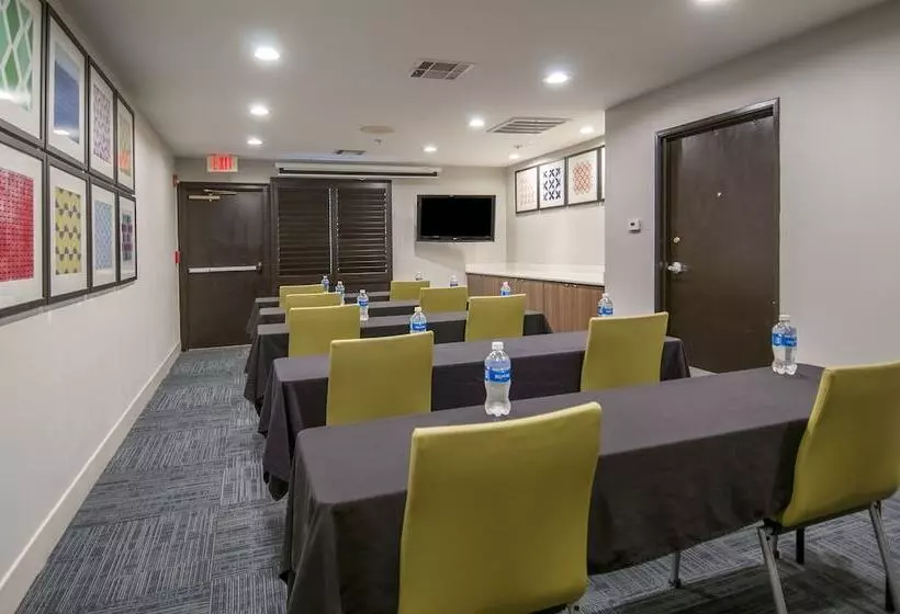 Holiday Inn Express Hotel & Suites Plano West   Frisco, An Ihg