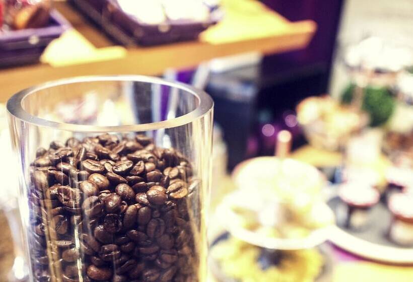 Szálloda Ibis Semarang Simpang Lima