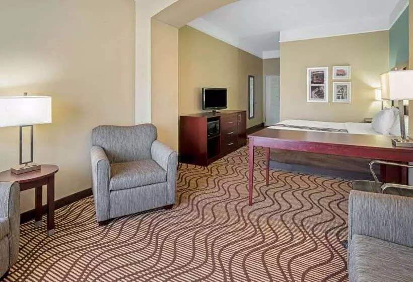 Отель La Quinta By Wyndham Houma