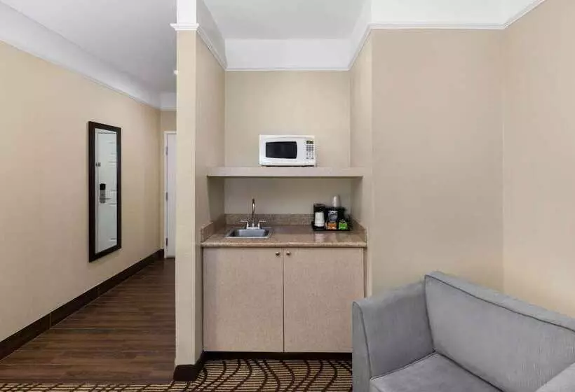 Отель La Quinta By Wyndham Houma