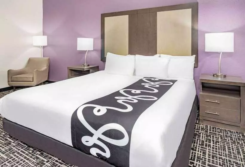 هتل La Quinta Inn & Suites By Wyndham Norfolk