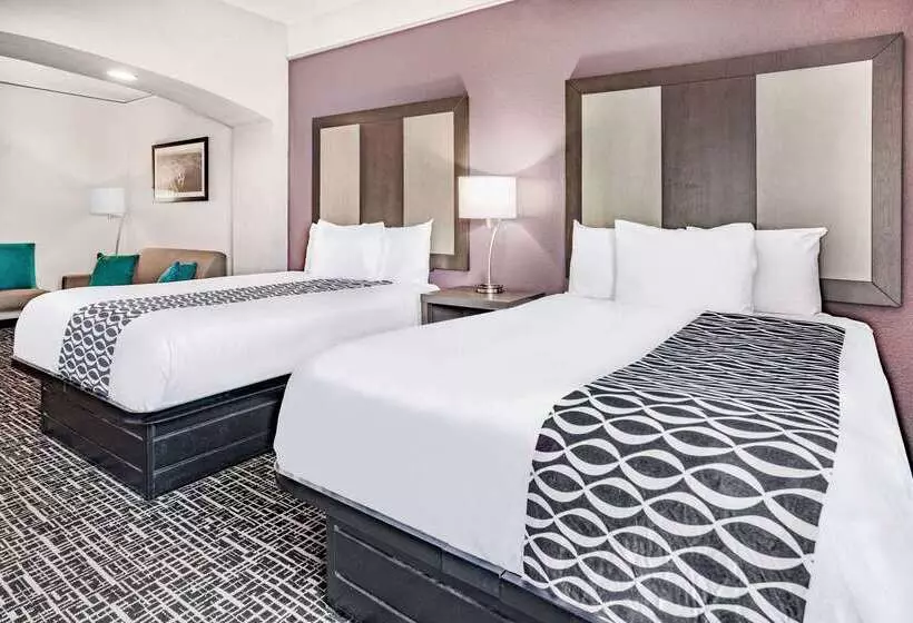 هتل La Quinta Inn & Suites By Wyndham Norfolk