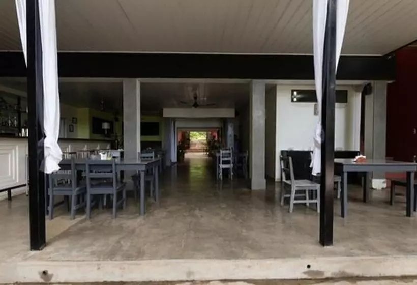 Hotel Laguna Del Cocodrilo