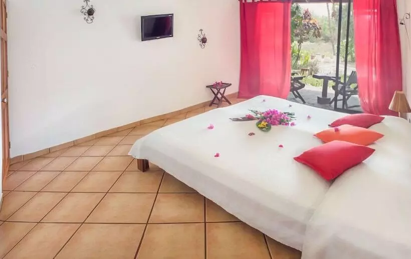 Hotel Laguna Del Cocodrilo