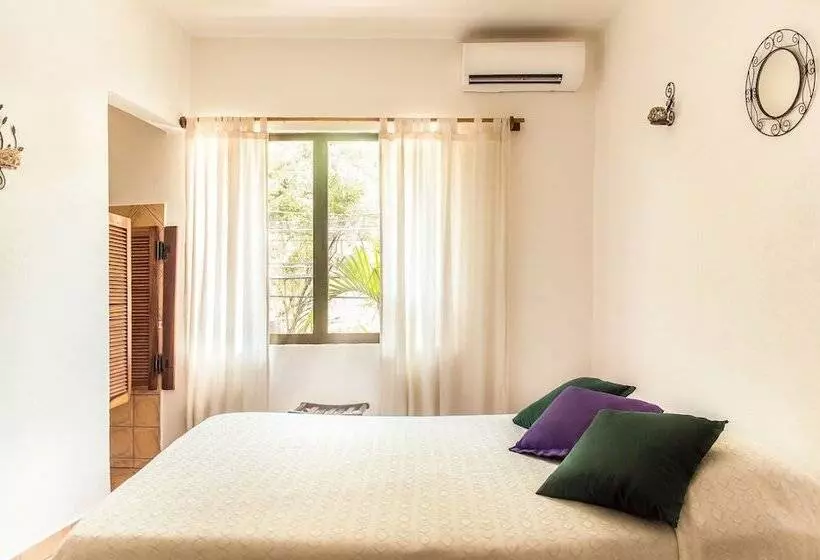 Hotel Laguna Del Cocodrilo