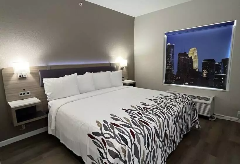 Hotel Red Roof Plus+ San Antonio Northeast