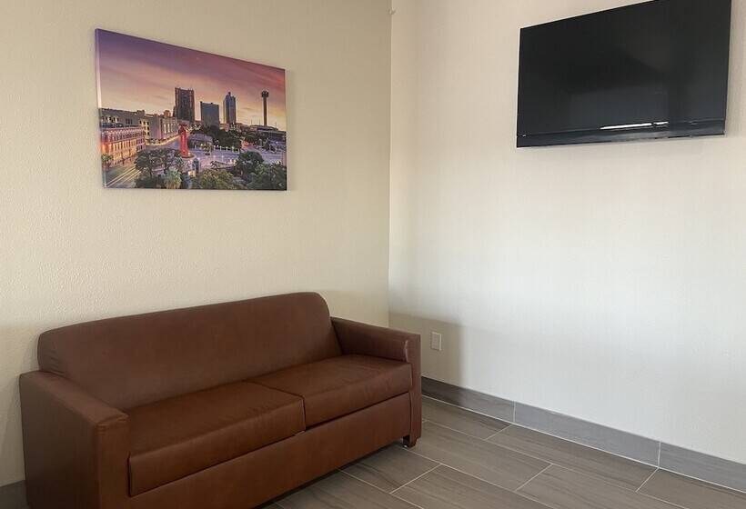 هتل Red Roof Plus+ San Antonio Northeast