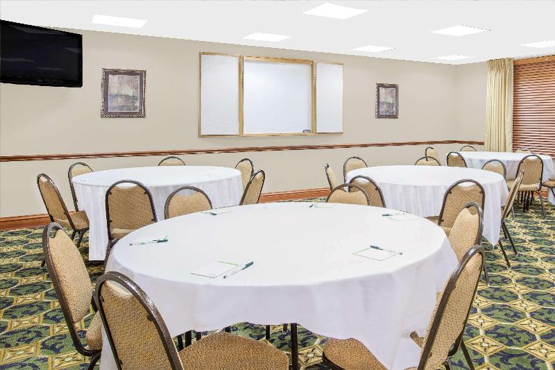 Hotel Wingate By Wyndham Lafayette Airport