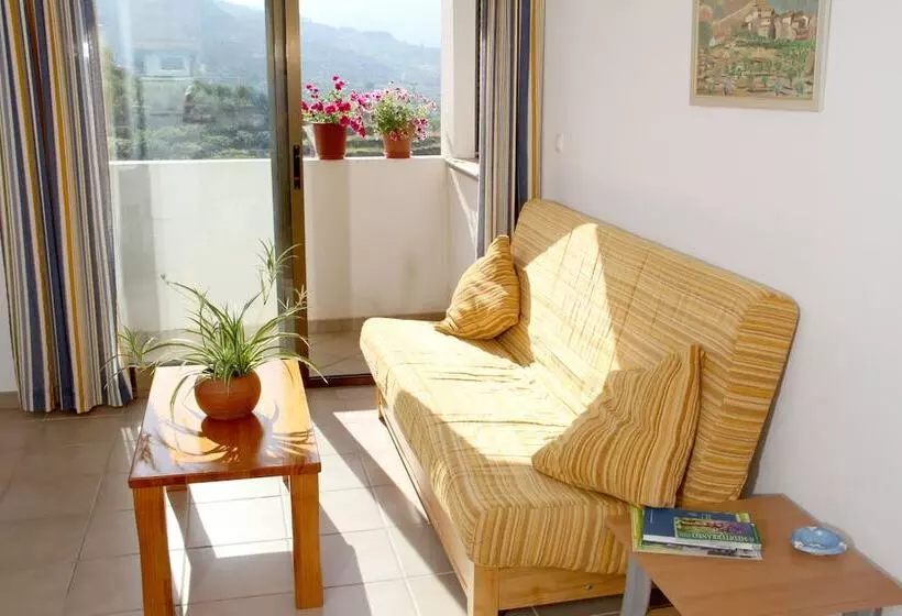 Apartamentos Serrella