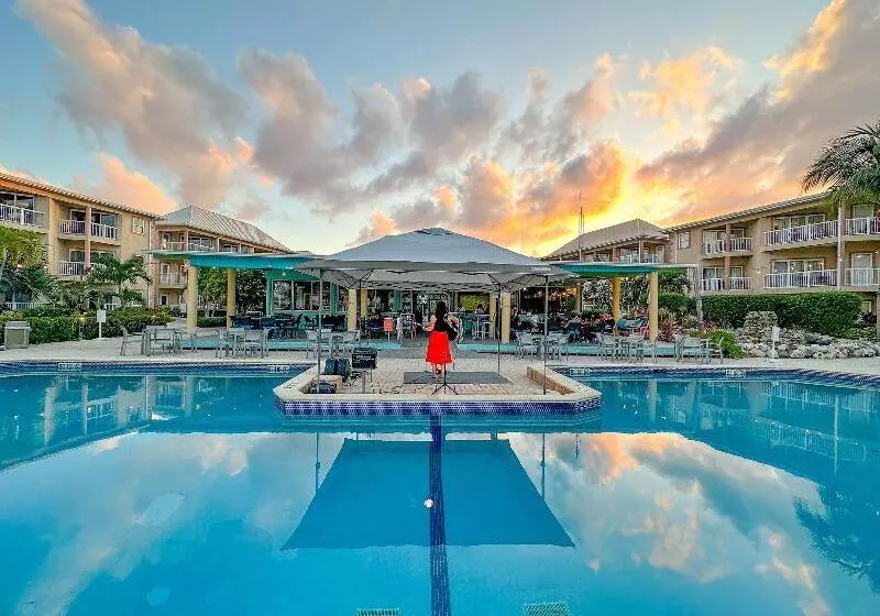 Holiday Inn Resort Grand Cayman, An Ihg